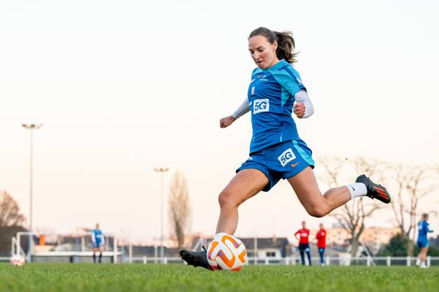 230213 Marit Bratberg Lund of the Norwegian women s national football team during a training session on February 13, 2023 in Angers. Photo: Vegard Grott BILDBYRAN kod VG VG0392 bbeng fotboll football soccer fotball träningslandskamp International Friendly, Länderspiel, Nationalmannschaft privatlandskamp träning practice training trening norge norway women dam Copyright: VEGARDxGRoTT BB230213VG017