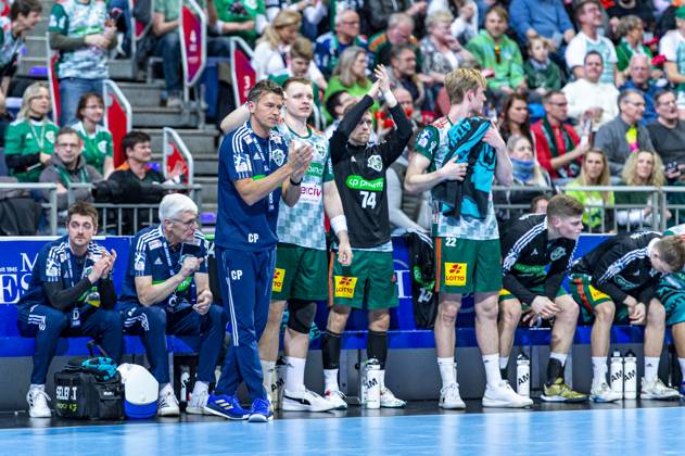(v.l.), TSV Hannover-Burgdorf (grün) gegen Füchse Berlin (schwarz) am 26. Spieltag der Saison 2022 2023 in der LIQUI MOLY Handball-Bundesliga (06.04.2023, ZAG Arena (Hannover, GER), Copyright: xJanxGuentherx xTSVxHannover-Burgdorfx