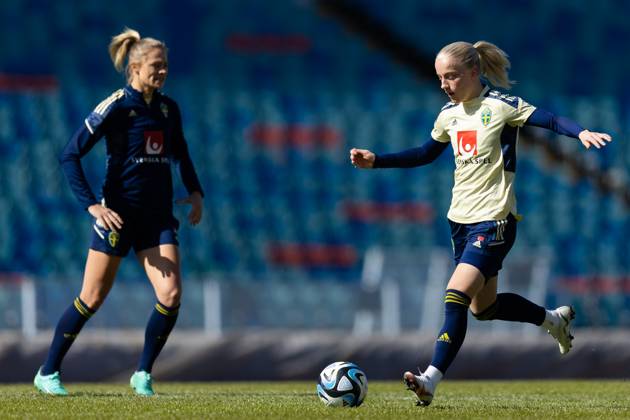 230409 Anna Sandberg of Sweden during a training session with women?s national football team Sweden on April 9, 2023 in Göteborg. Photo: Michael Erichsen BILDBYRAN COP 89 MI0458 bbeng dam football fotball fotboll practice soccer sverige a sweden training träning Copyright: MICHAELxERICHSEN BB230409MI030