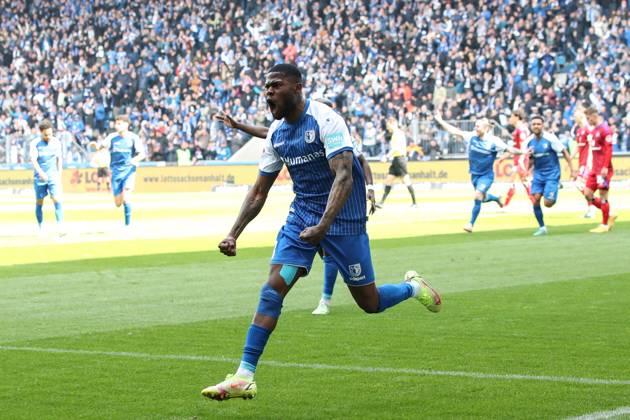 Torjubel - Torschütze Moritz Broni Kwarteng (1. FC Magdeburg,8) trifft zum 1-0 - 2. Fußball Bundesliga Saison 2022-2023 1. FC Magdeburg vs. Hamburger SV in der MDCC Arena in Magdeburg - Aktion,Fußball,Mann,Männer,Deutschland,29.04.2023