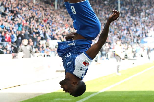 Torjubel - Torschütze Moritz Broni Kwarteng (1. FC Magdeburg,8) trifft zum 1-0 - 2. Fußball Bundesliga Saison 2022-2023 1. FC Magdeburg vs. Hamburger SV in der MDCC Arena in Magdeburg - Aktion,Fußball,Mann,Männer,Deutschland,29.04.2023