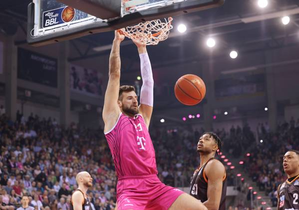 Leon Kratzer Telekom Baskets Bonn vs. ratiopharm ulm Foto: Jörn Wolter