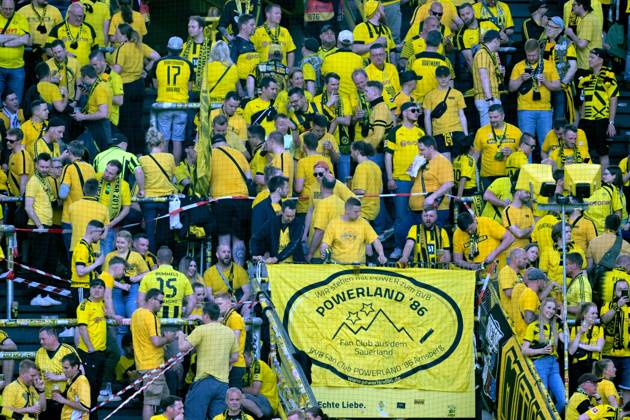 DORTMUND - Borussia Dortmund supporters ahead of the Bundesliga match between Borussia Dortmund and 1 FSV Mainz 05 at the Signal Iduna Park on May 27, 2023 in Dortmund, Germany. AP Dutch Height Bundesliga 2022 2023 xVIxANPxSportx xGerritxvanxKeulenxIVx 470316126 originalFilename: 470316126