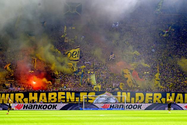 DORTMUND - Borussia Dortmund supporters ahead of the Bundesliga match between Borussia Dortmund and 1 FSV Mainz 05 at the Signal Iduna Park on May 27, 2023 in Dortmund, Germany. AP Dutch Height Bundesliga 2022 2023 xVIxANPxSportx xGerritxvanxKeulenxIVx 470317737 originalFilename: 470317737