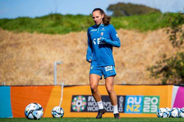 230728 Marit Bratberg Lund of the Norwegian women?s national football team at a training session during the FIFA Women s World Cup on July 28, 2023 in Auckland. Photo: Vegard Grott BILDBYRAN kod VG VG0501 bbeng fotball fotboll football norge norway a kvinner dam fotbolls-vm fotball vm kvinner världsmästerskap vm fifa womens world cup träning practice training day 9 Copyright: VEGARDxGRoTT BB230728VG011