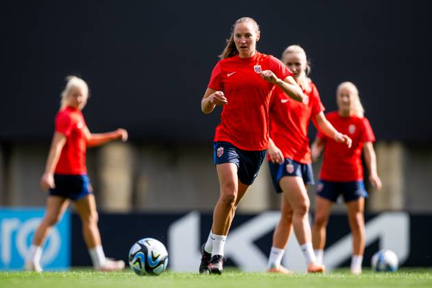 230729 Marit Bratberg Lund of the Norwegian women?s national football team at a training session during the FIFA Women s World Cup on July 29, 2023 in Auckland. Photo: Vegard Grott BILDBYRAN kod VG VG0503 bbeng fotball fotboll football norge norway a kvinner dam fotbolls-vm fotball vm kvinner världsmästerskap vm fifa womens world cup träning practice training day 10 Copyright: VEGARDxGRoTT BB230729VG008