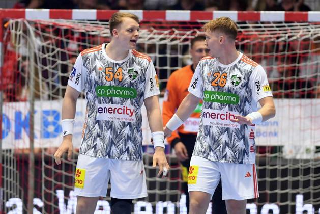 Justus Fischer (TSV Hannover-Burgdorf 54) und Jonathan Edvardsson (TSV Hannover-Burgdorf 26) (R) , GER, MT Melsungen - TSV Hannover-Burgdorf, Handball, 1. Bundesliga Maenner 5. Spieltag, 29.09.2023, GER, MT Melsungen - TSV Hannover-Burgdorf, Handball, 1. Bundesliga Maenner, 5. Spieltag, 29.09.2023 Kassel Copyright: xEibner-Pressefotox-xRolandxSippelx EP_RSL