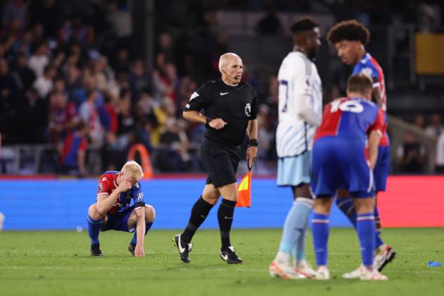 Crystal Palace v Nottingham Forest 07 October 2023, London - Premier League Football - Crystal Palace v Nottingham Forest - Will Hughes of Crystal Palace looks dejected - Photo: Jacques Feeney Offside. London UK Copyright: xJacquesxFeeneyx xOffsidexOffside