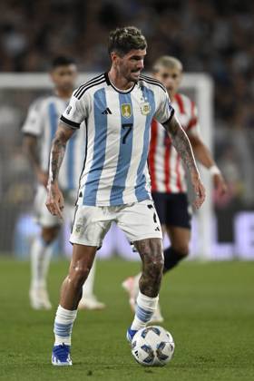 BUENOS AIRES, ARGENTINA - OCTOBER 12: Rodrigo De Paul of Argentina during the FIFA World Cup, WM, Weltmeisterschaft, Fussball 2026 Qualifier match between Argentina and Paraguay at Estadio Mas Monumental Antonio Vespucio Liberti on October 12, 2023 in Buenos Aires, Arg Argentina v Paraguay : FIFA World Cup 2026 Qualifier match Copyright: xDiegoxHalisz SFSIx