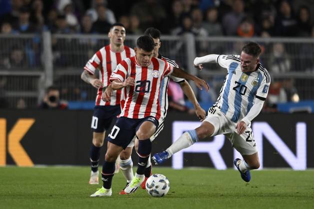BUENOS AIRES, ARGENTINA - OCTOBER 12: Alexis Mac Allister, Richard Sanchez during the FIFA World Cup, WM, Weltmeisterschaft, Fussball 2026 Qualifier match between Argentina and Paraguay at Estadio Mas Monumental Antonio Vespucio Liberti on October 12, 2023 in Buenos Aires, Arg Argentina v Paraguay : FIFA World Cup 2026 Qualifier match Copyright: xDiegoxHalisz SFSIx