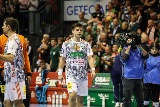 Renars Uscins (TSV Hannover-Burgdorf,10) - Handball Bundesliga Saison 2023-2024 SC Magdeburg vs. TSV Hannover-Burgdorf in der GETEC Arena in Magdeburg - Aktion,Handball,Deutschland,15.10.2023