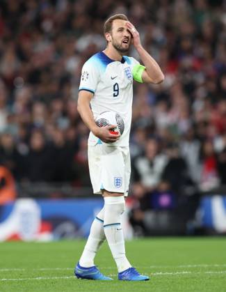 London, England, 17th October 2023. Harry Kane of England prepares to take a penalty during the UEFA European Championship, EM, Europameisterschaft Qualifying match at Wembley Stadium, London. Picture credit should read: David Klein Sportimage EDITORIAL USE ONLY. No use with unauthorised audio, video, data, fixture lists, club league logos or live services. Online in-match use limited to 120 images, no video emulation. No use in betting, games or single club league player publications. SPI-2649-0092