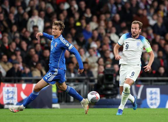 London, England, 17th October 2023. Harry Kane of England on his way to scoring his second goal during the UEFA European Championship, EM, Europameisterschaft Qualifying match at Wembley Stadium, London. Picture credit should read: David Klein Sportimage EDITORIAL USE ONLY. No use with unauthorised audio, video, data, fixture lists, club league logos or live services. Online in-match use limited to 120 images, no video emulation. No use in betting, games or single club league player publications. SPI-2649-0169