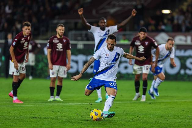 Hakan Calhanoglu of FC Internazionale scores a penalty during Serie A 2023 24 football match between Torino FC and FC Internazionale at Stadio Olimpico Grande Torino, Turin, Italy on October 21, 2023 - Turin Stadio Olimpico Torino Turin Italy Copyright: xEPhotopressx SP24-729-104