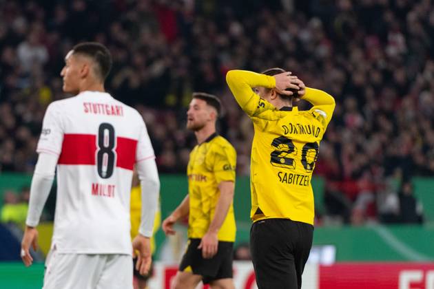 Marcel Sabitzer (Borussia Dortmund, 20) nach einer Torchance, VfB Stuttgart vs. Borussia Dortmund, Fussball, Herren, DFB-Pokal, Achtelfinale, Saison 23 24, GER, 06.12.2023, DFL DFB REGULATIONS PROHIBIT ANY USE OF PHOTOGRAPHS AS IMAGE SEQUENCES AND OR QUASI-VIDEO, VfB Stuttgart vs. Borussia Dortmund, Fussball, Herren, DFB-Pokal, Achtelfinale, Saison 23 24, GER, 06.12.2023 Stuttgart Copyright: xEibner-Pressefoto WolfgangxFrankx EP_WFK
