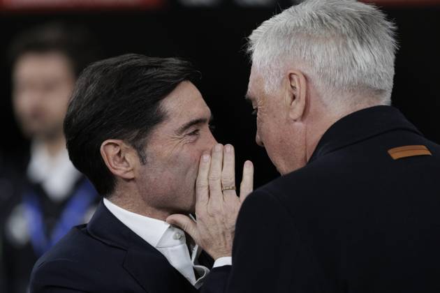 LA LIGA EA Sports - Real Madrid vs Villarreal Marcelino Garcia and Carlo Ancelotti are watching the La Liga 2023 24 match between Real Madrid and Villarreal at Santiago Bernabeu Stadium in Madrid, Spain, on December 17, 2023. Madrid Spain Copyright: xGuillermoxMartinezx originalFilename:martinez-laligaea231217_npEcZ