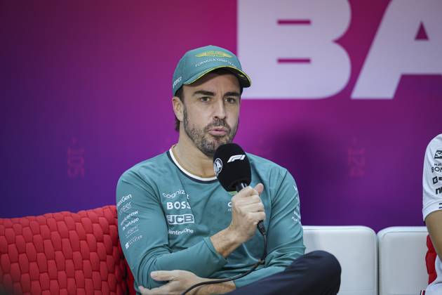 ALONSO Fernando (spa), Aston Martin F1 Team AMR24, portrait, press conference, PK, Pressekonferenz during the Formula 1 Aramco pre-season testing 2024 of the 2024 FIA Formula One World Championship, WM, Weltmeisterschaft from February 21 to 23, 2024 on the Bahrain International Circuit, in Sakhir, Bahrain - Photo Eric Alonso DPPI F1 Pre-season Testing in Bahrain at Bahrain International Circuit on February 22, 2024 in Sakhir, Bahrain. (Photo by HOCH ZWEI) Sakhir Sakhir Bahrain Bahrain