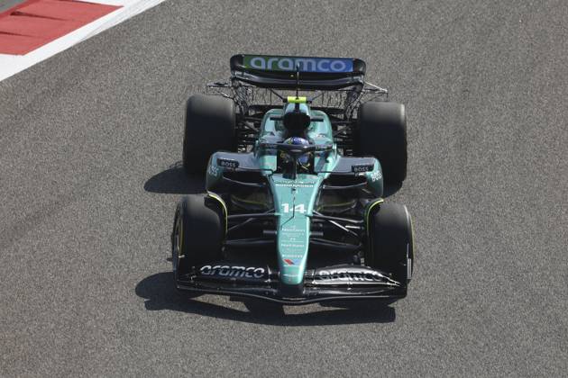 14 ALONSO Fernando (spa), Aston Martin F1 Team AMR24, action during the Formula 1 Aramco pre-season testing 2024 of the 2024 FIA Formula One World Championship, WM, Weltmeisterschaft from February 21 to 23, 2024 on the Bahrain International Circuit, in Sakhir, Bahrain - Photo Antonin Vincent DPPI F1 Pre-season Testing in Bahrain at Bahrain International Circuit on February 22, 2024 in Sakhir, Bahrain. (Photo by HOCH ZWEI) Sakhir Bahrain