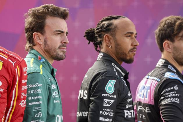 ALONSO Fernando (spa), Aston Martin F1 Team AMR24 and HAMILTON Lewis (gbr), Mercedes AMG F1 Team W15, portrait during the Formula 1 Aramco pre-season testing 2024 of the 2024 FIA Formula One World Championship, WM, Weltmeisterschaft from February 21 to 23, 2024 on the Bahrain International Circuit, in Sakhir, Bahrain - Photo Florent Gooden DPPI F1 Pre-season Testing in Bahrain at Bahrain International Circuit on February 22, 2024 in Sakhir, Bahrain. (Photo by HOCH ZWEI) Sakhir Sakhir Bahrain Bahrain