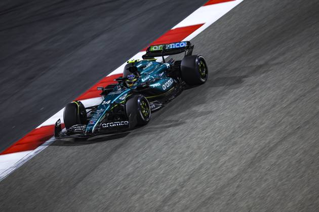 14 ALONSO Fernando (spa), Aston Martin F1 Team AMR24, action during the Formula 1 Aramco pre-season testing 2024 of the 2024 FIA Formula One World Championship, WM, Weltmeisterschaft from February 21 to 23, 2024 on the Bahrain International Circuit, in Sakhir, Bahrain - Photo Eric Alonso DPPI F1 Pre-season Testing in Bahrain at Bahrain International Circuit on February 22, 2024 in Sakhir, Bahrain. (Photo by HOCH ZWEI) Sakhir Sakhir Bahrain Bahrain