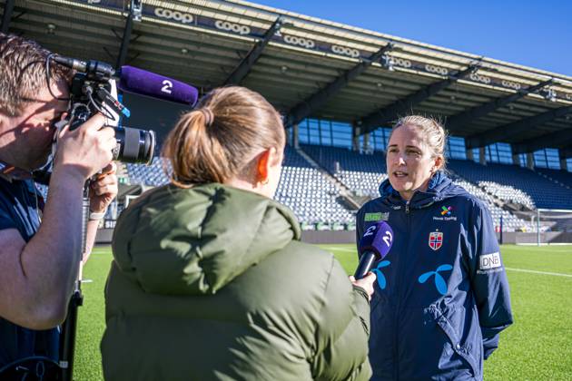 240226 Head coach Gemma Grainger of the Norwegian women s national football team during a press conference, PK, Pressekonferenz on February 26, 2024 in Stavanger. Photo: Marius Simensen BILDBYRAN COP 238 bbeng dam football fotball fotboll norge norway press conference pressekonferanse soccer uefa women s nations league Copyright: MARIUSxSIMENSEN BB240226BB191