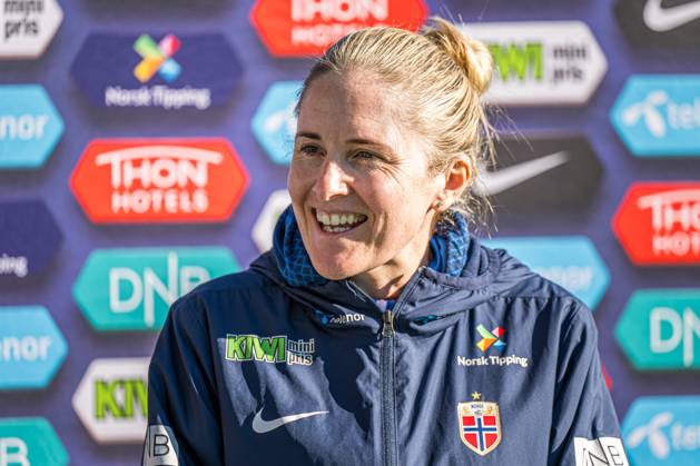 240226 Head coach Gemma Grainger of the Norwegian women s national football team during a press conference, PK, Pressekonferenz on February 26, 2024 in Stavanger. Photo: Marius Simensen BILDBYRAN COP 238 bbeng dam football fotball fotboll norge norway press conference pressekonferanse soccer uefa women s nations league Copyright: MARIUSxSIMENSEN BB240226BB304