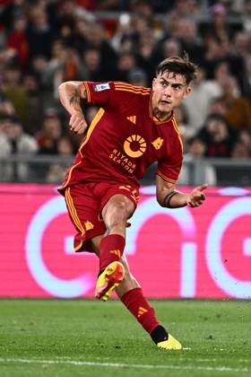 Paulo Dybala of AS Roma in action during the Serie A match between AS Roma and Juventus FC at Stadio Olimpico Rome Italy on 05 May 2024. Rome Stadio Olimpico Rome Italy Copyright: xNicolaxIanualex SP24-931-084