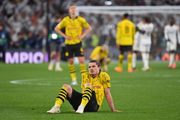 Marcel SABITZER (Borussia Dortmund) nach Spielende,sitzt auf dem Rasen, Enttaeuschung,Frust, enttaeuscht,frustriert,niedergeschlagen, Aktion,Einzelaktion,Einzelbild, Freisteller,Ganzkoerperaufnahme,ganze Figur Fussball UEFA Champions League Finale Borussia Dortmund - Real Madrid 0-2 am 01.06.2024, Wembley Stadion London.