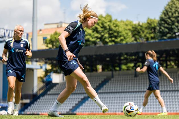 240603 Signe Gaupset of the Norwegian women s national football team during a training session on June 3, 2024 in Ferrara. Photo: Marius Simensen BILDBYRAN COP 238 bbeng dam football fotball fotboll norge norway practice soccer training trening träning uefa women s EURO Qualifier, EM, Europameisterschaft Copyright: MARIUSxSIMENSEN BB240603BB243