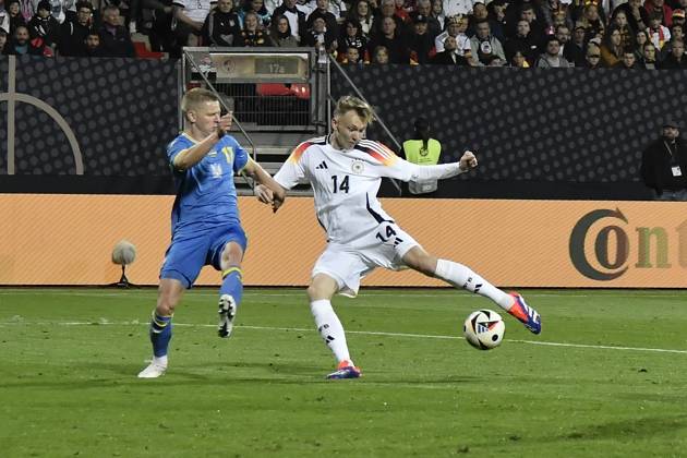 Strafraumszene Torchance von Maximilian Beier ( 14, Deutschland) , li. Oleksandr Zinchenko ( 1, Ukraine) 03.06.2024 Fussball Länderspiel Deutschland vs Ukraine, Max-Morlock-Stadion, Nuernberg, Bayern Germany