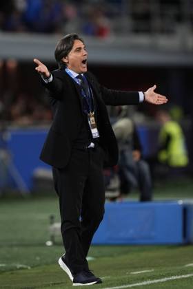 Turkiye s Headcoach Vincenzo Montella shouts instructions to his players during the Friendly Matches 2024 between Italy and Turkiye at Renato Dall& x2019;Ara Stadium - Soccer - Bologna, Italy - Tuesday June 4, 2024 Copyright: xMassimoxPaolone LaPressex