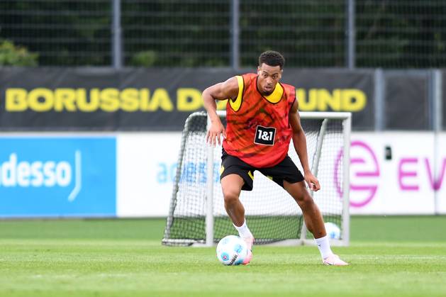 Dortmund, Germany,11.07.24: Felix Nmecha (Borussia Dortmund) in Aktion, am Ball, Einzelaktion waehrend der Trainingseinheit von Borussia Dortmund auf dem BVB-Trainingsgelaende Hohenbuschei am 11. Juli 2024 in Dortmund. (Foto von Ralf Treese DeFodi Images) Dortmund, Deutschland - 11.07.24: Felix Nmecha (Borussia Dortmund) controls the ball during the training session of Borussia Dortmund at BVB-Trainingsgelaende Hohenbuschei on July 11. 2024 in Dortmund. (Photo by Ralf Treese DeFodi Images) Defodi-521_BVBTRA20240711_057