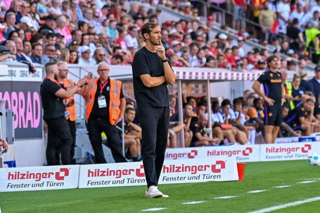 Julian Schuster (SC Freiburg, Trainer) an der Seitenlinie GER, SC Freiburg - AC Florenz, Fussball, Saison 2024 2025, Testspiel, 10.08.2024 GER, SC Freiburg - AC Florenz, Fussball, Saison 2024 2025, Testspiel, 10.08.2024 Freiburg Copyright: xEibner-Pressefoto ThomasxHessx EP_THS