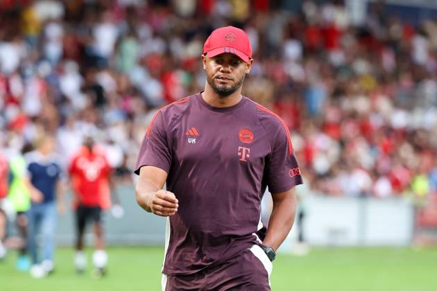 enttaeuschung bei Chef-Trainer Vincent Kompany (FC Bayern Muenchen), FC Bayern Muenchen vs. WSG Tirol, Fussball, Testspiel, 13.08.2024 Unterhaching Bayern Deutschland