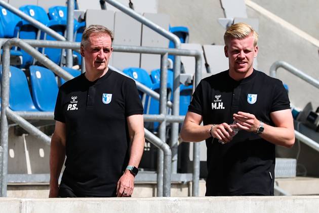 Trainer Petrik Sander (1. FC Magdeburg) und Torwartkoordinator Maximilian Heidel (1. FC Magdeburg) - Fussball NOFV-Oberliga Süd Porträttermin 2023 2024 offizieller Fototermin 1. FC Magdeburg U23 in der MDCC Arena in Magdeburg - Deutschland, Fussball, Maenner, GER, 26.07.2023