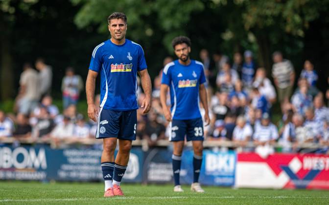 Fussball, Saison 2024 2025, Niederrheinpokal 20.08.2023, 01. Runde, Herren, BW Dingden (weiss) vs. MSV Duisburg (schwarz) Malek Fakhro (MSV Duisburg), Hamminkeln Sportanlage BW Dingden Nordrhein-Westfalen Deutschland