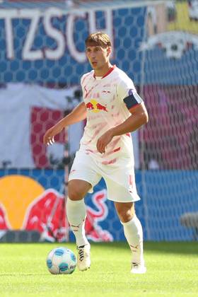 24.08.2024, xtgx, Fussball 1. Bundesliga, RB Leipzig - VfL Bochum emspor, v.l. Willi Orban (Leipzig, 4) Freisteller, Einzelbild, Ganzkoerper, single frame (DFL DFB REGULATIONS PROHIBIT ANY USE OF PHOTOGRAPHS as IMAGE SEQUENCES and or QUASI-VIDEO) Leipzig