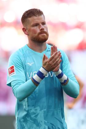 24.08.2024, xtgx, Fussball 1. Bundesliga, RB Leipzig - VfL Bochum emspor, v.l. Timo Horn (Bochum, 1) enttaeuscht, enttäuscht, schaut enttaeuscht, niedergeschlagen, disappointed (DFL DFB REGULATIONS PROHIBIT ANY USE OF PHOTOGRAPHS as IMAGE SEQUENCES and or QUASI-VIDEO) Leipzig