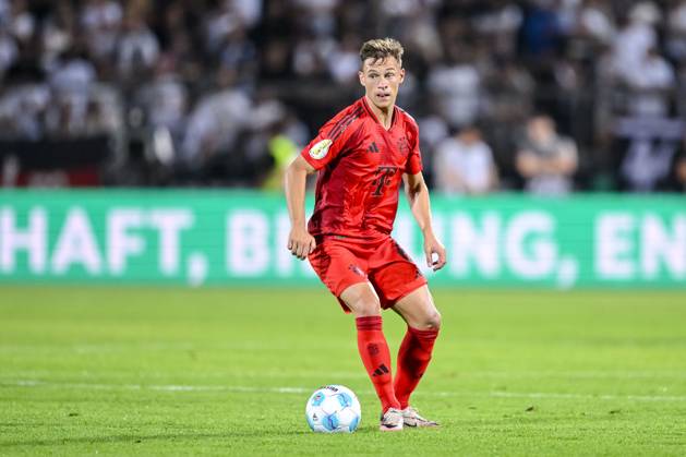 Joshua Kimmich (FC Bayern Muenchen) in Aktion, am Ball, Einzelaktion waehrend des DFB-Pokal - erstrunden Spiels zwischen dem SSV Ulm 1846 Fussball und FC Bayern München im Donaustadion am 16. August 2024 in Ulm, Deutschland. (Foto von Harry Langer DeFodi Images) +++ Joshua Kimmich (FC Bayern Muenchen) controls the Ball during the DFB-Pokal - First Round match between SSV Ulm 1846 Fussball and FC Bayern Muenchen at Donaustadion on August 16, 2024 in Ulm, Germany. (Photo by Harry Langer DeFodi Images) DFB DFL REGULATIONS PROHIBIT ANY USE OF PHOTOGRAPHS AS IMAGE SEQUENCES AND OR QUASI-VIDEO. (Photo by Harry Langer DeFodi Images) DFB DFL REGULATIONS PROHIBIT ANY USE OF PHOTOGRAPHS AS IMAGE SEQUENCES AND OR QUASI-VIDEO. Defodi-541_SSVFCB240816_268