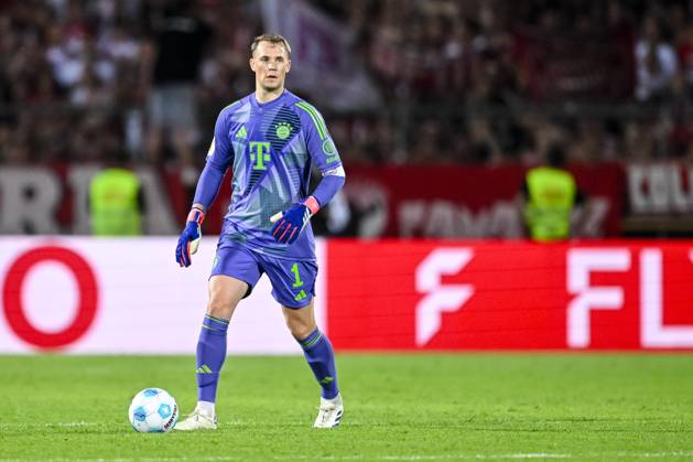 Torwart Manuel Neuer (FC Bayern Muenchen) in Aktion, am Ball, Einzelaktion waehrend des DFB-Pokal - erstrunden Spiels zwischen dem SSV Ulm 1846 Fussball und FC Bayern München im Donaustadion am 16. August 2024 in Ulm, Deutschland. (Foto von Harry Langer DeFodi Images) +++ Torwart Manuel Neuer (FC Bayern Muenchen) controls the Ball during the DFB-Pokal - First Round match between SSV Ulm 1846 Fussball and FC Bayern Muenchen at Donaustadion on August 16, 2024 in Ulm, Germany. (Photo by Harry Langer DeFodi Images) DFB DFL REGULATIONS PROHIBIT ANY USE OF PHOTOGRAPHS AS IMAGE SEQUENCES AND OR QUASI-VIDEO. (Photo by Harry Langer DeFodi Images) DFB DFL REGULATIONS PROHIBIT ANY USE OF PHOTOGRAPHS AS IMAGE SEQUENCES AND OR QUASI-VIDEO. Defodi-541_SSVFCB240816_429