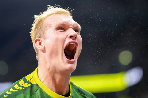David Späth (Torwart, RNL, 29), Spieler der Rhein-Neckar-Löwen, Porträt, Portrait, Einzelbild, Einzelfoto, Aktion, Action, Jubel, jubeln, jubelt, celebration, Freude, freuen, freut sich, zuversichtlich, optimistisch, positiv, Spielszene, 05.09.2024, Mannheim (Deutschland), Handball, Bundesliga, Rhein-Neckar Löwen - THW Kiel