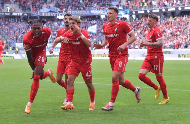14.09.2024, xblx, Fussball 1.Bundesliga, SC Freiburg - VfL Bochum emspor, v.l. Junior Adamu (SC Freiburg), Goal scored, Tor zum 2:1, celebrate the goal, Torjubel , Jubel, jubeln, jubelt, (DFL DFB REGULATIONS PROHIBIT ANY USE OF PHOTOGRAPHS as IMAGE SEQUENCES and or QUASI-VIDEO) Freiburg