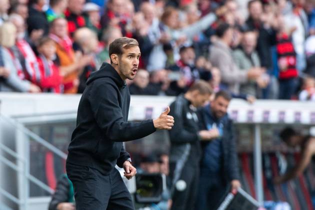 Julian Schuster (SC Freiburg, Trainer) jubelt ueber das Tor zum 2:1, GER, SC Freiburg (SCF) vs VfL Bochum (BOC), Fussball Bundesliga, 3. Spieltag, Saison 2024 2025, 14.09.2024 DFB DFL regulations prohibit any use of photographs as image sequences and or quasi-video GER, SC Freiburg (SCF) vs VfL Bochum (BOC), Fussball Bundesliga, 3. Spieltag, Saison 2024 2025, 14.09.2024 Freiburg Copyright: xEibner-Pressefoto Memmlerx EP_MMR