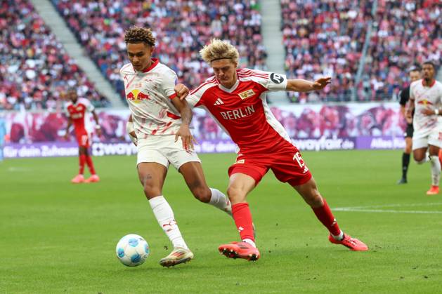 14.09.2024, xtgx, Fussball 1. Bundesliga, RB Leipzig - 1. FC Union Berlin emspor, v.l. Antonio Nusa (Leipzig, 7), Tom Rothe (Union Berlin, 15) Zweikampf, Duell, Kampf, tackle (DFL DFB REGULATIONS PROHIBIT ANY USE OF PHOTOGRAPHS as IMAGE SEQUENCES and or QUASI-VIDEO) Leipzig