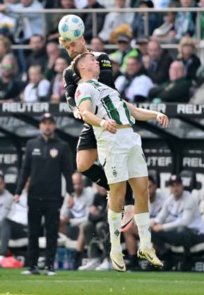 Philipp Sander (Borussia Moenchengladbach), Maximilian Mittelstädt (VfB Stuttgart), v.re. 14.09.2024, Fussball 1. Bundesliga, 3. Spieltag, Saison 2024 2025 Borussia Mönchengladbach - VfB Stuttgart 1:3 Moenchengladbach Borussia Park Nordrhein Westfalen Deutschland