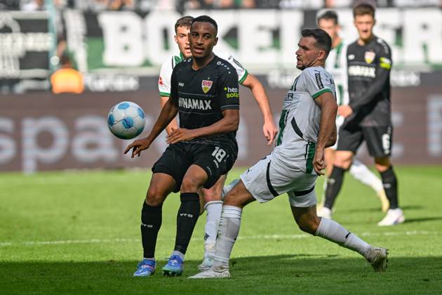 v. li. im Zweikampf Joe Scally (Moenchengladbach 29) Jamie Leweling (Stuttgart 18) Kevin Stöger Stoeger (Moenchengladbach 7) 14.09.2024 Fussball Borussia Mönchengladbach vs VfB Stuttgart, Borussia-Park, Moenchengladbach, DFB DFL REGULATIONS PROHIBIT ANY USE OF PHOTOGRAPHS AS IMAGE SEQUENCES AND OR QUASI-VIDEO NRW Germany