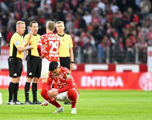Fussball-Bundesliga - Saison 2024 2025 Mewa-Arena Mainz - 15.09.2024 1. FSV Mainz 05 (mz) - SV Werder Bremen (wb) 1:2 Nadiem AMIRI (1. FSV Mainz 05) ist enttäuscht DFL REGULATIONS PROHIBIT ANY USE OF PHOTOGRAPHS AS IMAGE SEQUENCES AND OR QUASI VIDEO EDITORIAL USE ONLY NATIONAL AND INTERNATIONAL NEWS AGENCIES OUT Fussball-Bundesliga - 1. FSV Mainz 05