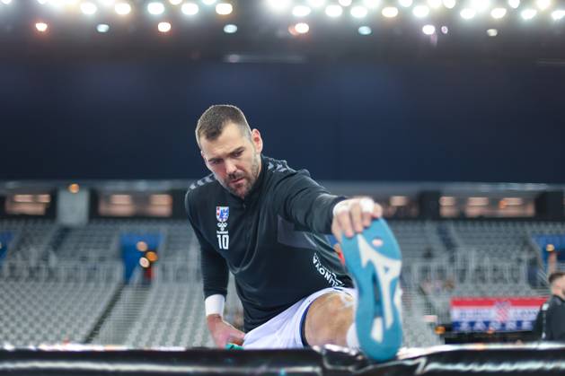 HC Zagreb v Aalborg Handbold - EHF Champions League ZAGREB, CROATIA - SEPTEMBER 18: Jakov Gojun of HC Zagreb warm up prior EHF Champions League Group Phase match between HC Zagreb and Aalborg Handbold at Arena Zagreb on September 18, 2024 in Zagreb, Croatia. SanjinxStrukic PIXSELL
