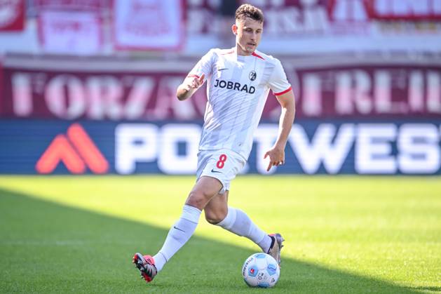 Maximilian Eggestein (SC Freiburg) in Aktion, am Ball, Einzelaktion waehrend des Spiels der 1. Bundesliga zwischen dem 1. FC Heidenheim 1846 und SC Freiburg, Voith-Arena am 21. September 2024 in Heidenheim, Deutschland. (Foto von Harry Langer DeFodi Images) +++ Maximilian Eggestein (SC Freiburg) controls the Ball during the Bundesliga match between 1. FC Heidenheim 1846 and SC Freiburg at Voith Arena on September 21, 2024 in Heidenheim, Germany. (Photo by Harry Langer DeFodi Images) DFL regulations prohibit any use of photographs as image sequences and or quasi-video. Defodi-541_FCHSCF20240920_024