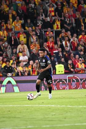 RC Lens v Olympique Lyonnais - Ligue 1 MCDonald s 2024 2025 09 Gift ORBAN (ol) during the Ligue 1 MCDonald s match between Lens and Lyon at Stade Bollaert-Delelis on September 15, 2024 in Lens, France. Lens France Copyright: xFEPx 776203932